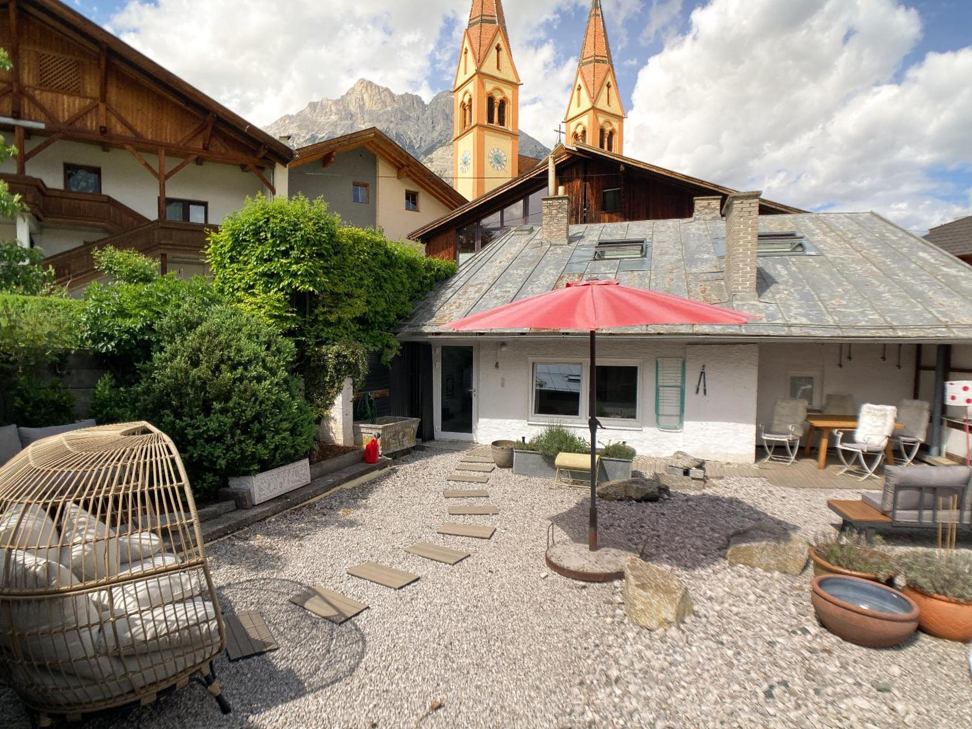 Mitten Im Zentrum Ferienwohnungen Mit Sonniger Terrasse Telfs Luaran gambar